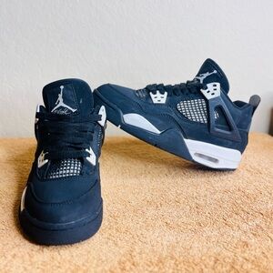 Nike Air Jordan 4 Retro White Thunder Size 4.5 Youth (Size 6 Women's)